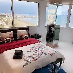 https://larnaca-seaview-rooms.larnacahotels.org