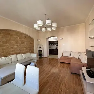 Dr. Becher Lux 60 M2 Apartmán