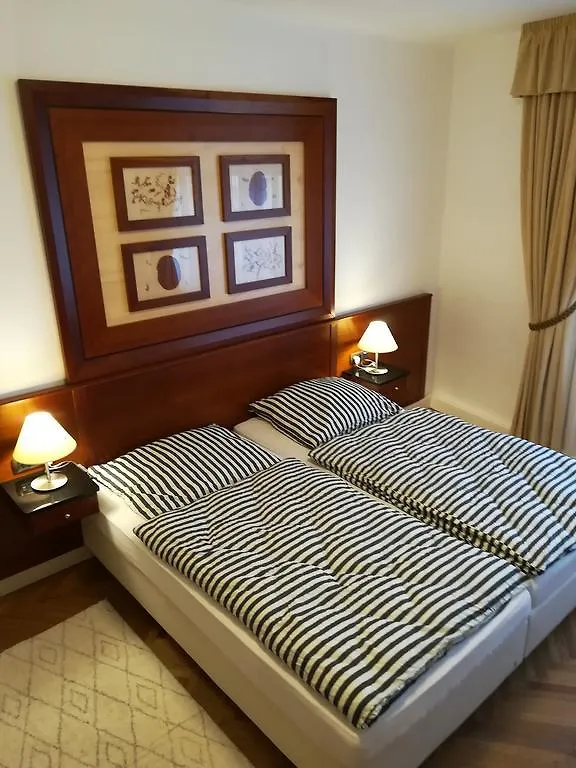 Halada House Apartments Karlovy Vary 0*,